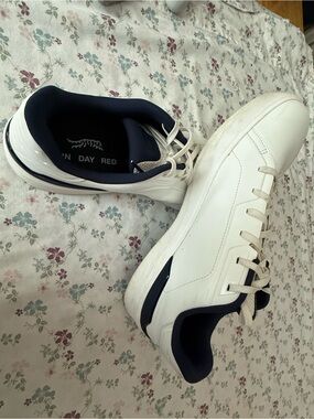 Tiger Woods Sun Day Red Osprey Spikeless Golf Shoes White/Navy Men’s size 13